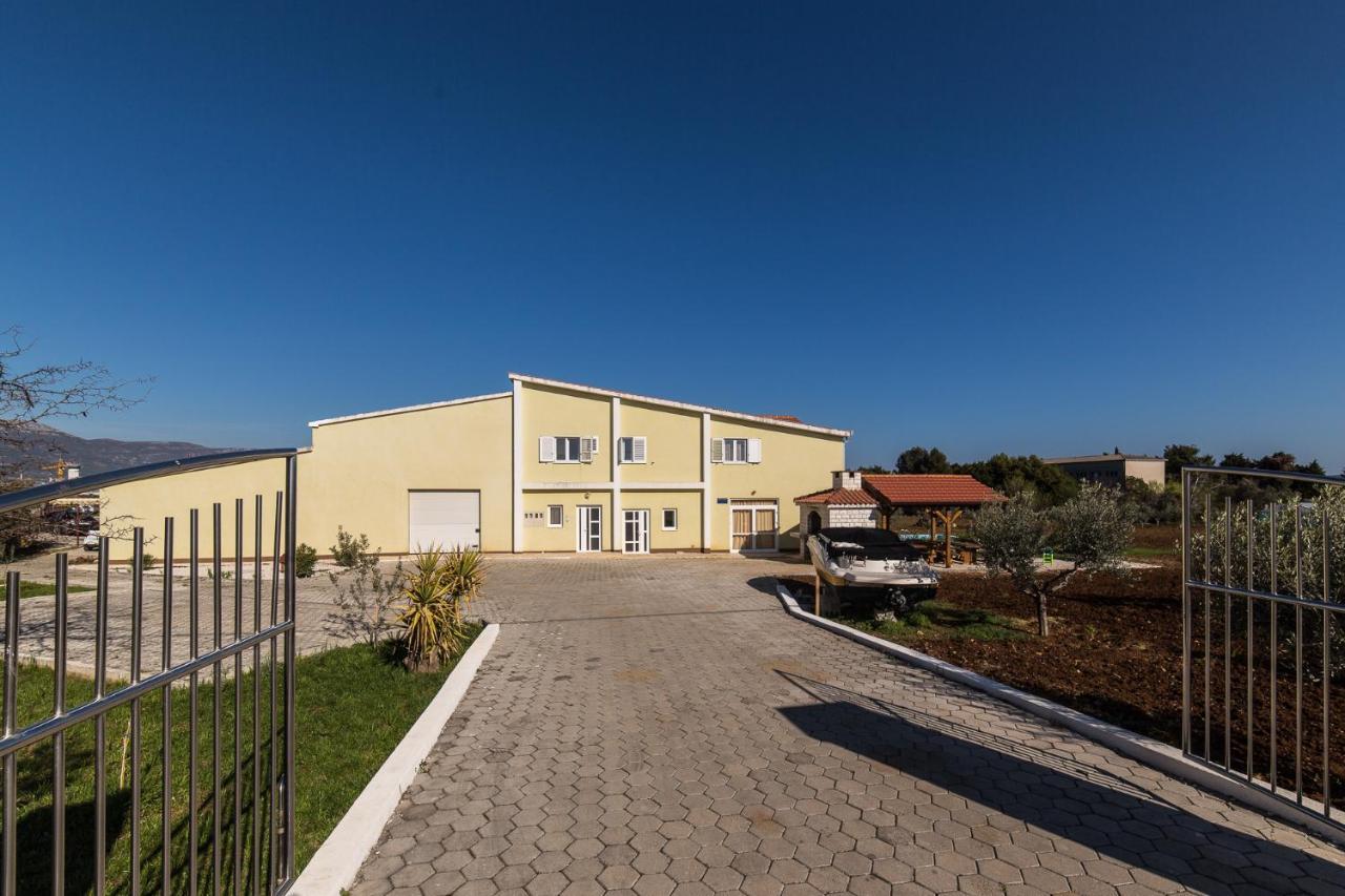 Ferienwohnung Orange Tree Garden Trogir Exterior foto