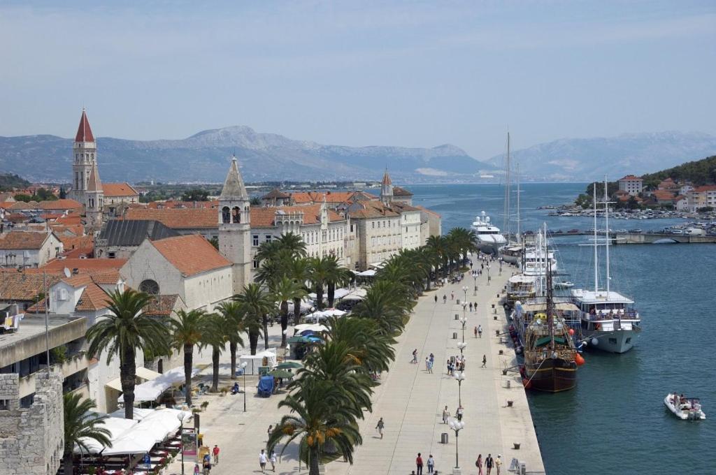 Ferienwohnung Orange Tree Garden Trogir Exterior foto